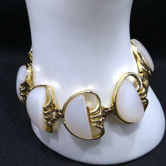 Coro White Moonglow Lucite Half Moon Bracelet, Gold Plated, 1950s Vintage - Picture 3 of 10